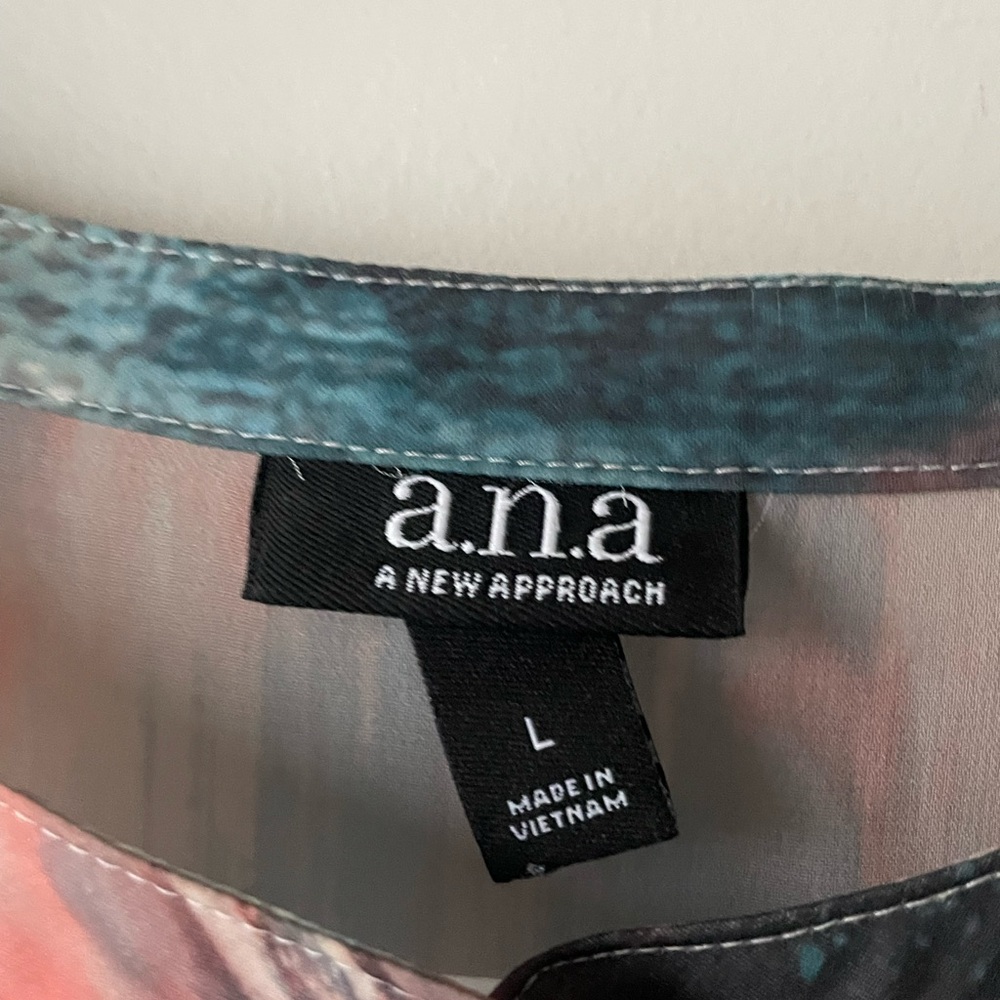 A.n.a button down blouse - Picture 2 of 9